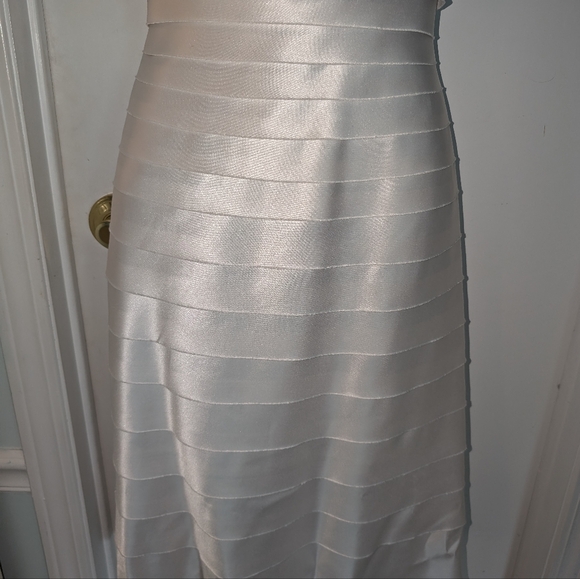 NWOT "BCBG MAXAZRIA" WHITE COCKTAIL DRESS SIZE 0 - Picture 5 of 11
